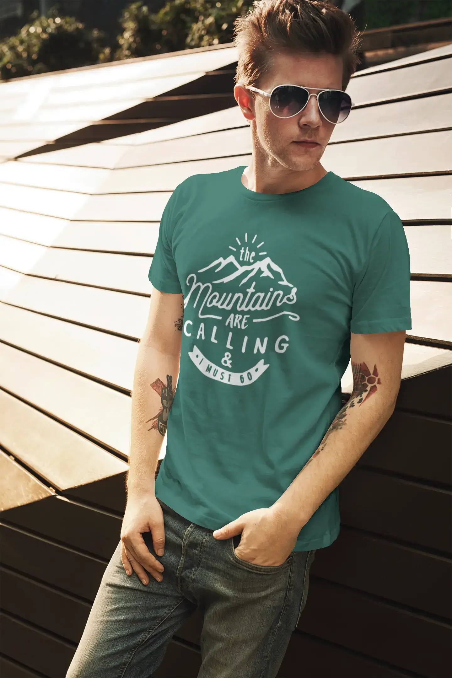 ULTRABASIC - Graphic Printed Men's The Mountains Are Calling And I Must Go Hiking Tee Bottle Green