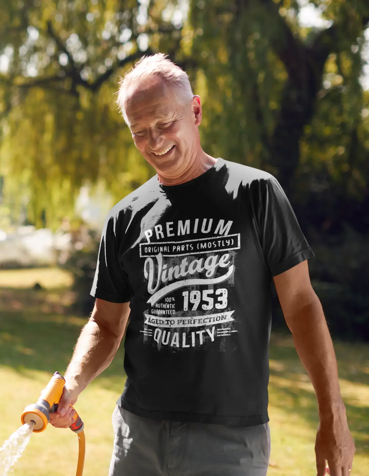 ULTRABASIC – <span>Grafisches</span> <span>Herren</span> -T-Shirt „1953 Aged to Perfection“ <span>als</span> <span>Geburtstagsgeschenk</span>