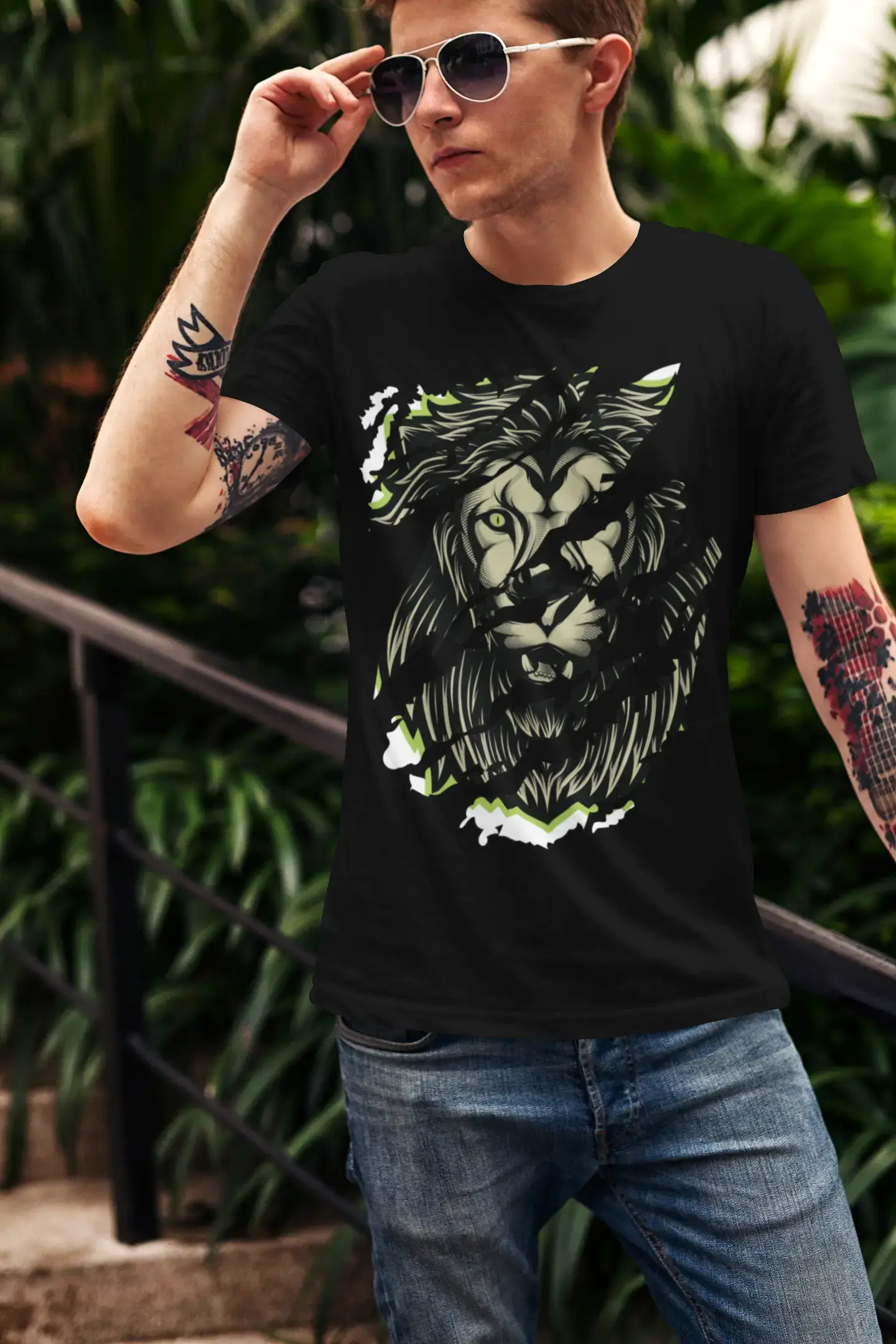 ULTRABASIC Herren Torn T-Shirt King Lion – Urban Vintage Grafikshirt für Männer