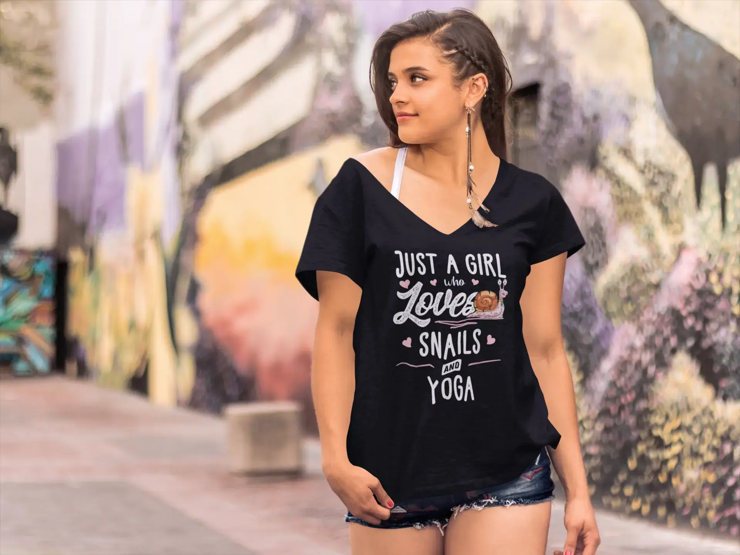 T-Shirt ULTRABASIC col en V pour femme, juste une fille qui aime les escargots et le Yoga, cadeau de méditation amusant