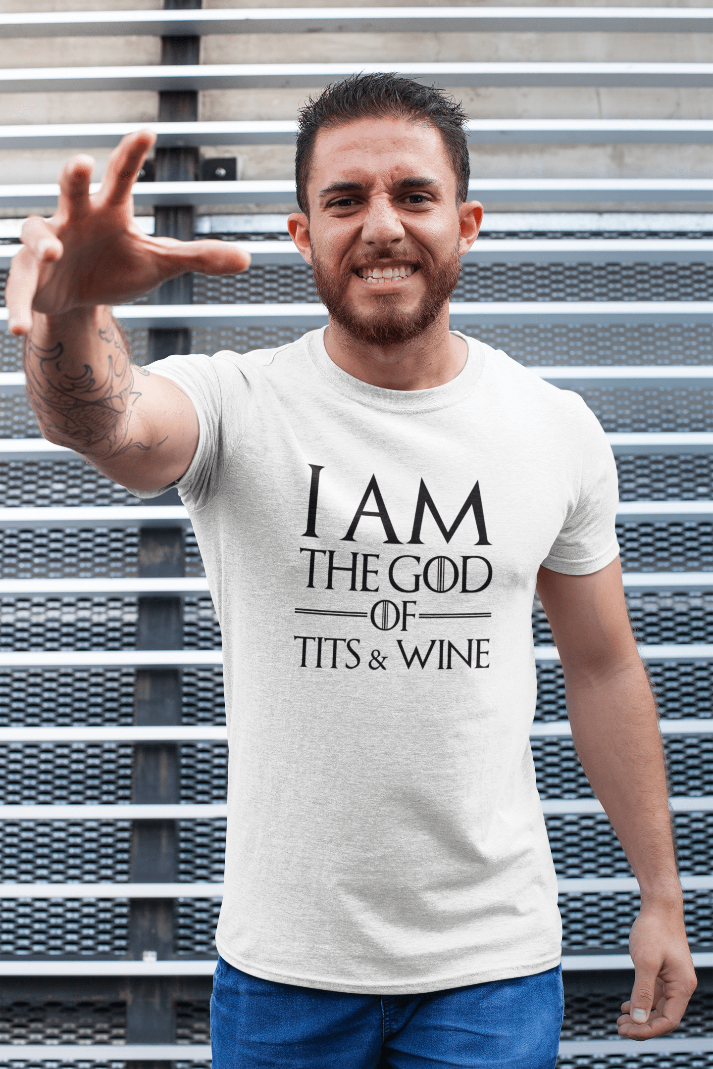 I Am The God Of T*ts and Wine – GOT T-Shirt – Schwarzes Herren-T-Shirt, 100 % Baumwolle 00261